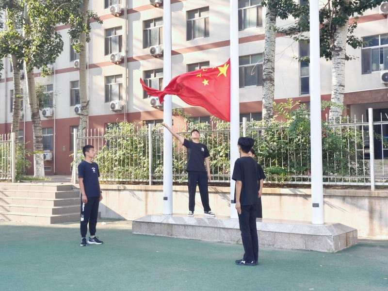 升旗仪式.jpg